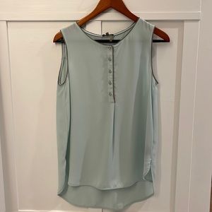 Vince Camuto sleeveless blouse size M